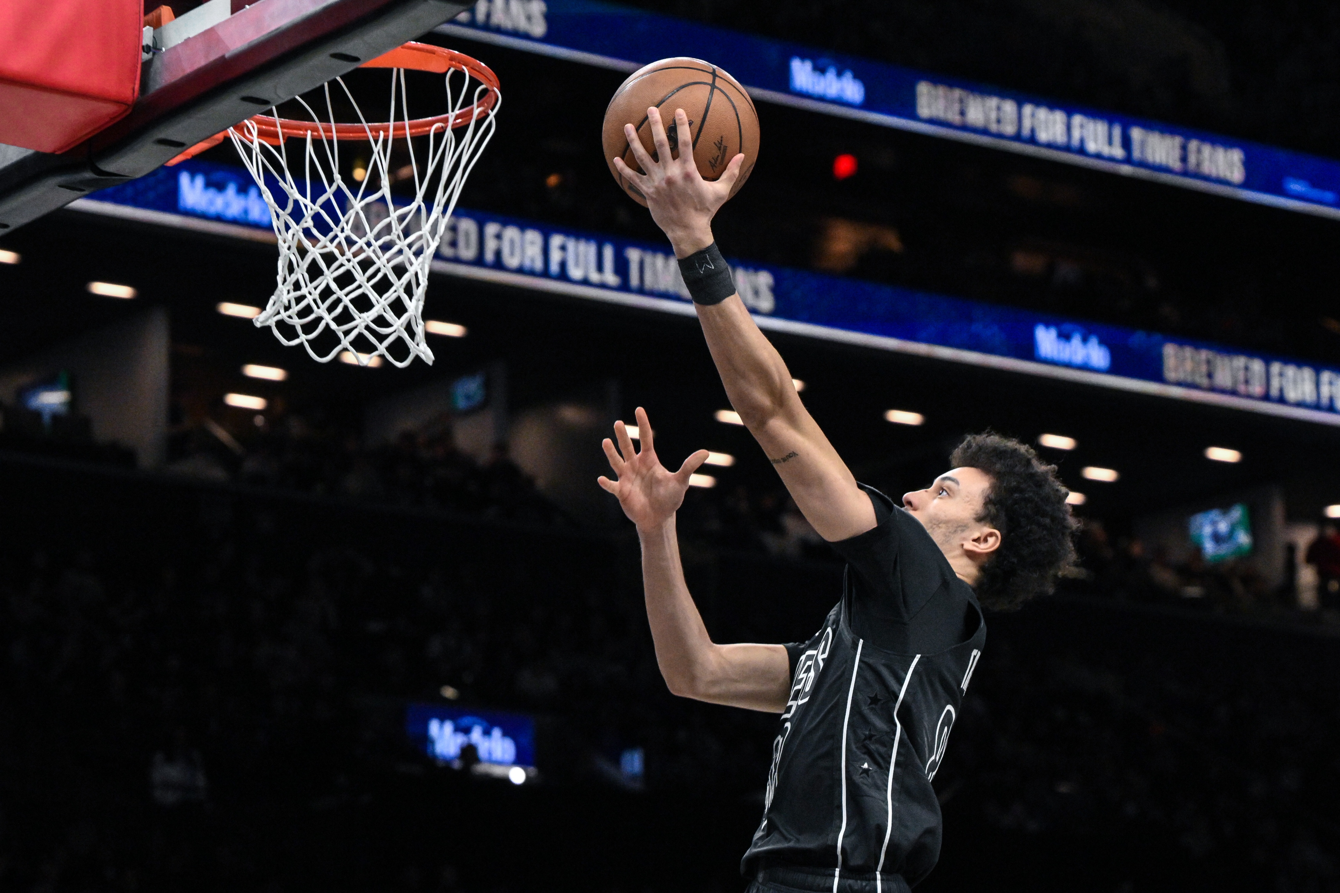 stake-可圈可点！特拉奥雷13中6拿到17分6助 正负值+10